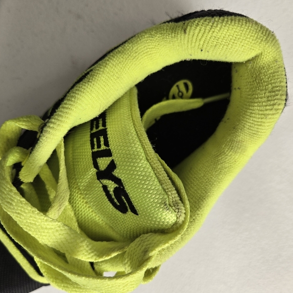 Heelys Roller Shoes Youth Sz 3 - Picture 10 of 11